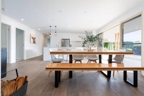 Riverside Farm Stay - Schoolies Week Accommodation 0