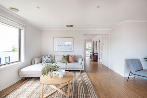 Safety Beach Abode Walk To The Beach - Schoolies Week Accommodation 3