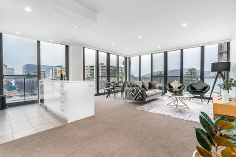 Roomy 2BR 2BA City-Centre Apt - Schoolies Week Accommodation 0