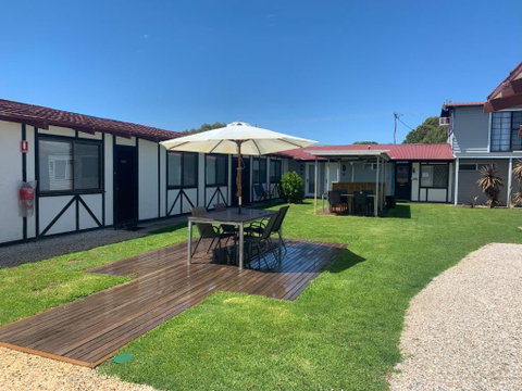 Robe Nampara Cottages - Schoolies Week Accommodation 0