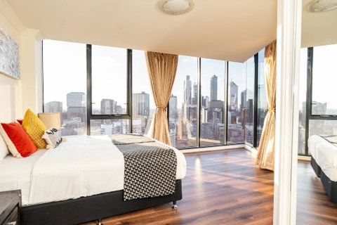Rome Sky Villa - Schoolies Week Accommodation 1