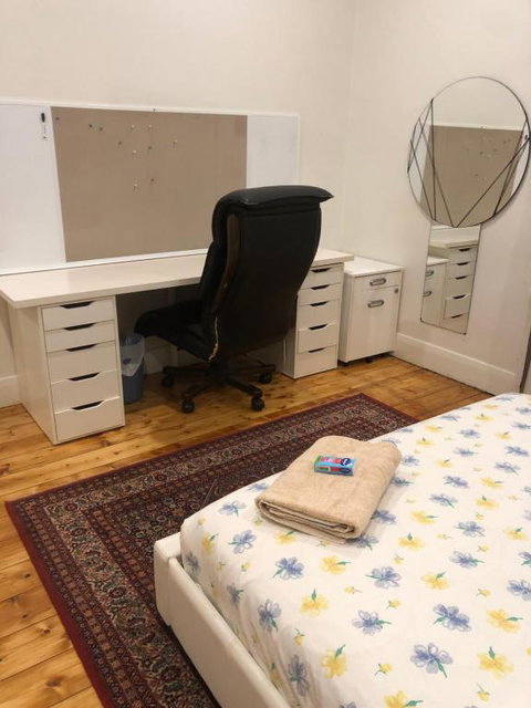 Room Near Caulfield Racecourse - Schoolies Week Accommodation 1
