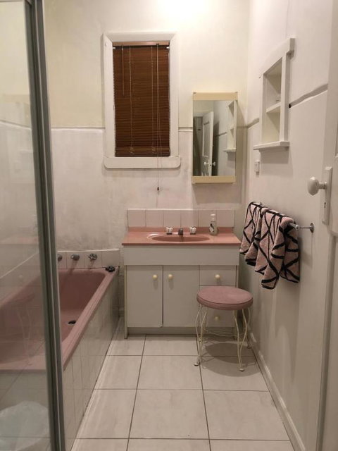 Room Near Caulfield Racecourse - Schoolies Week Accommodation 2
