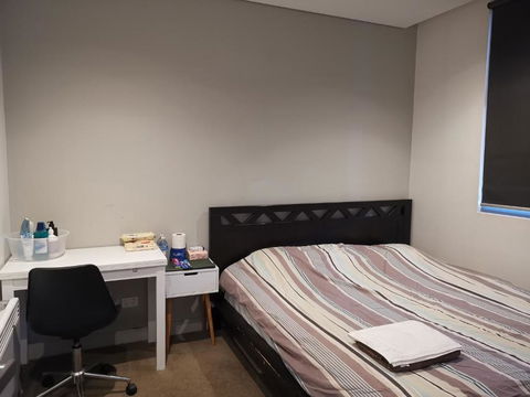 Room With King-size Bed Close To Melbourne CBD & Southern Cross Station - Schoolies Week Accommodation 0