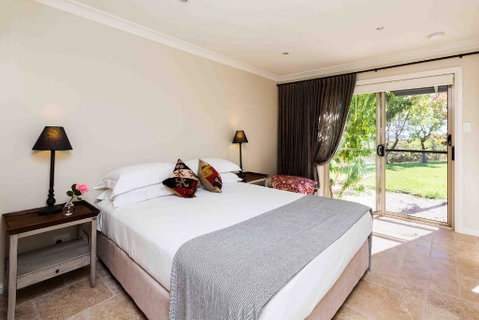 Rosby Guesthouse And Studio - Schoolies Week Accommodation 3