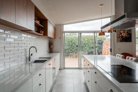 Rose Villa Heritage Home With Parking & WiFi - Schoolies Week Accommodation 2
