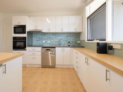 Rosella Perch - Schoolies Week Accommodation 0