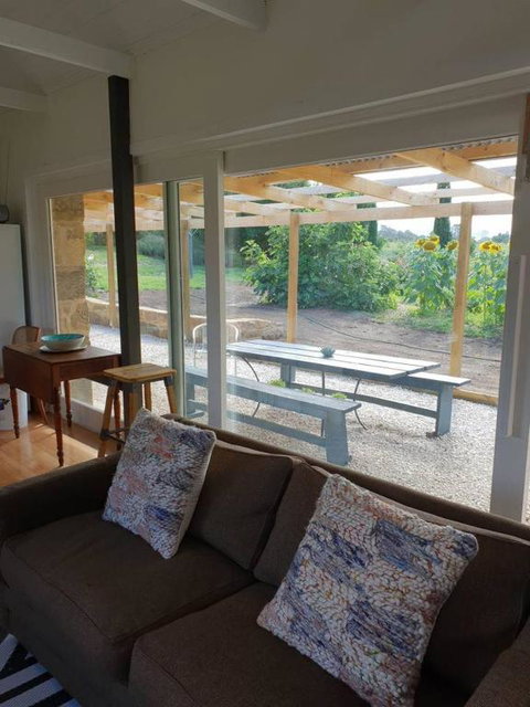 Rosendale Stables - Schoolies Week Accommodation 2