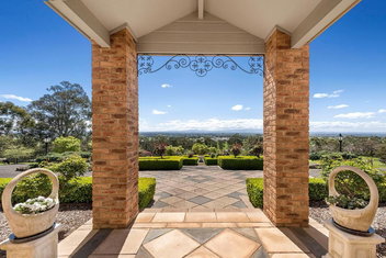 Rosewood Park Guest Suite with Schoolies Week Accommodation