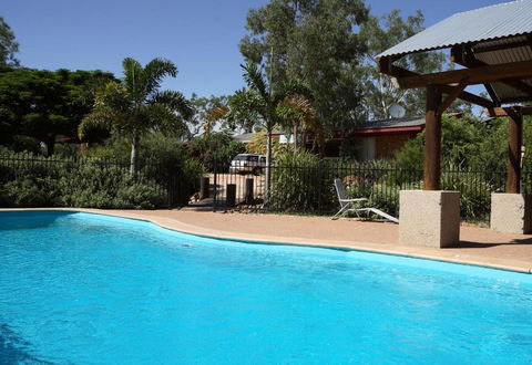 Rubyvale Motel & Holiday Units - An Adults Only Getaway - Schoolies Week Accommodation 1