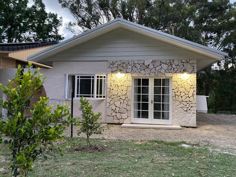 Rural Granny Flat - Pet Friendly - Schoolies Week Accommodation 0