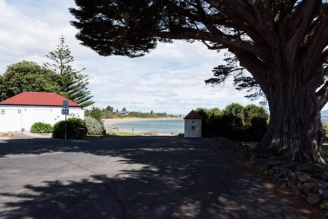 Rustic Barn By The Bay - Schoolies Week Accommodation 2