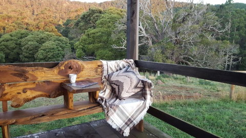 Rustic Hut Bush Retreat - Schoolies Week Accommodation 0