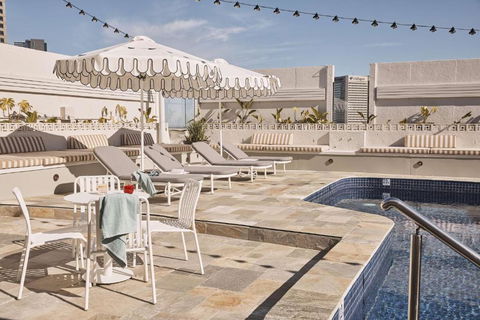 Rydges Melbourne - Schoolies Week Accommodation 1