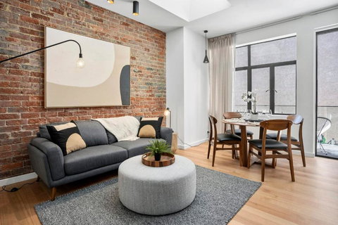Sanctuary At Saddlers - Where Rustic Meets Refined - Schoolies Week Accommodation 2