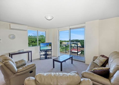 Sail Away - Schoolies Week Accommodation 3