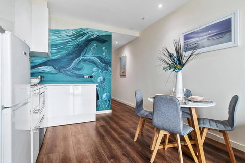 Sails By The Bay - Ocean Views - Wi-Fi - Netflix - Schoolies Week Accommodation 2