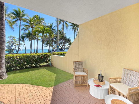 Sails On Horseshoe Apartment 5 - Schoolies Week Accommodation 1