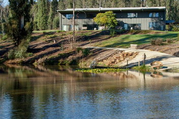 Saladin Lodge with Schoolies Week Accommodation