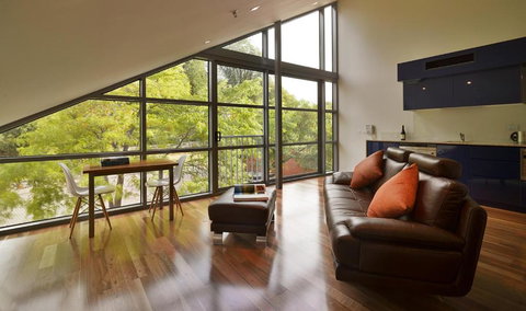 Salamanca Wharf Hotel - Schoolies Week Accommodation 0