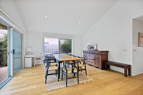 Salt Air Hideaway With Lush Backyard - Schoolies Week Accommodation 0