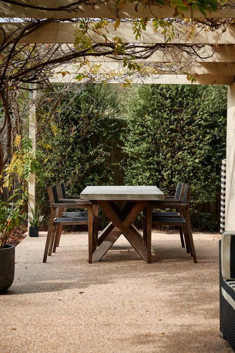 Salt Air Hideaway With Lush Backyard - Schoolies Week Accommodation 1