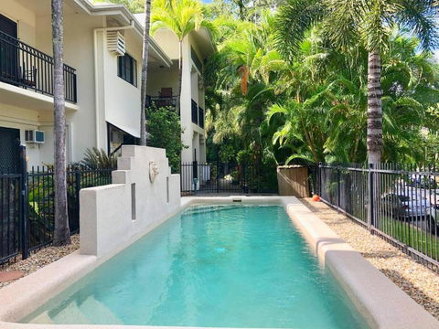 Salt & Sand - Tropical Oasis Footsteps To Beach - Schoolies Week Accommodation 0