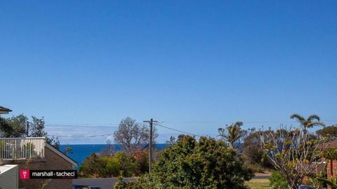 Salt Water Villa Bermagui Four Bedroom Central Location With Wifi - Schoolies Week Accommodation 1