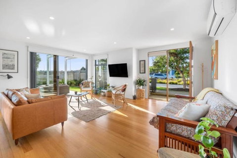 Saltbush By The Park - Schoolies Week Accommodation 3