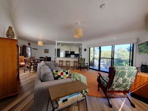 Salty Dog - Schoolies Week Accommodation 0