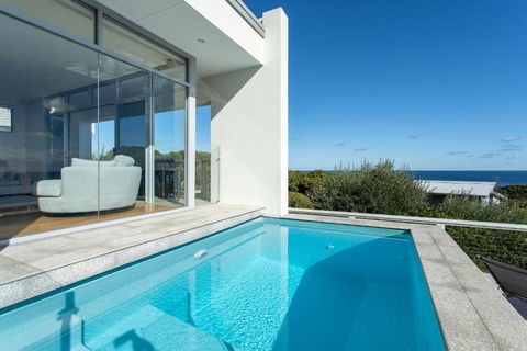 Salty Kiss I Private Properties - Schoolies Week Accommodation 2