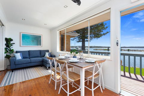 Salty Life - Schoolies Week Accommodation 0