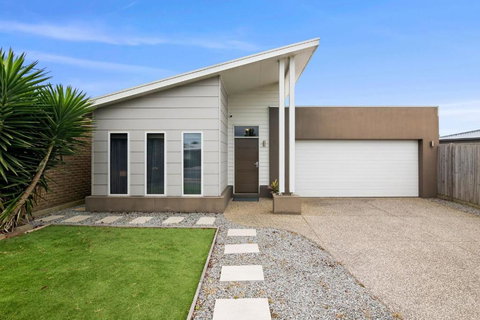 Salty Sage Beach House - Schoolies Week Accommodation 3