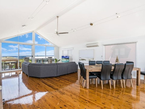 Saltys - Schoolies Week Accommodation 0