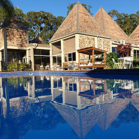 Sanctuary Resort Motor Inn - Schoolies Week Accommodation 0