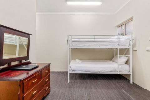 Sanctuary Resort Motor Inn - Schoolies Week Accommodation 2