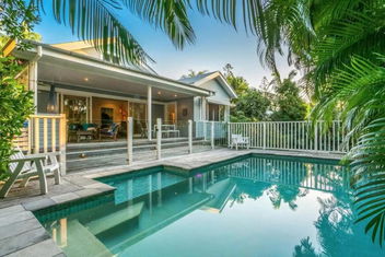 Sanctuary Spaces - Kia Ora Byron with Schoolies Week Accommodation