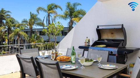 Sand And Sea - Schoolies Week Accommodation 0