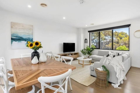 Sands Coastal Villa Close To Pool, Beach And Golf - Schoolies Week Accommodation 3