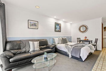 Sandbar Motel with Schoolies Week Accommodation