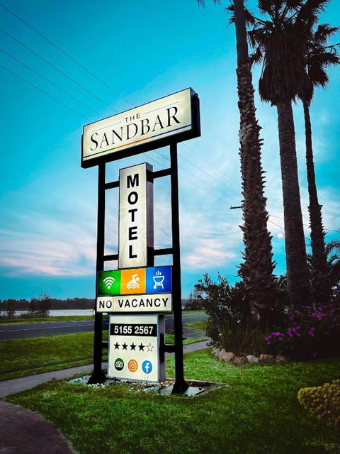 Sandbar Motel - Schoolies Week Accommodation 1