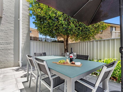 Sandcastles 7 8 Ala Moana Way - Schoolies Week Accommodation 1