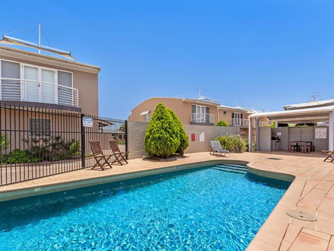 Sandcastles 7 8 Ala Moana Way - Schoolies Week Accommodation 0