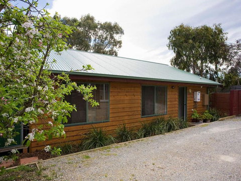 Sandhurst Escape 2 17 - Schoolies Week Accommodation 0