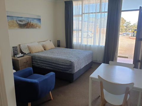 Sandpiper Motel Ulladulla - Schoolies Week Accommodation 0