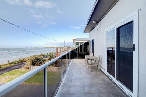 Sandy Cove - Schoolies Week Accommodation 3