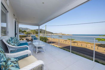 Sandy Decks with Schoolies Week Accommodation