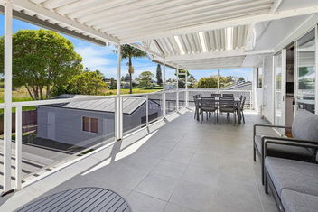 Sandy Dreams with Schoolies Week Accommodation