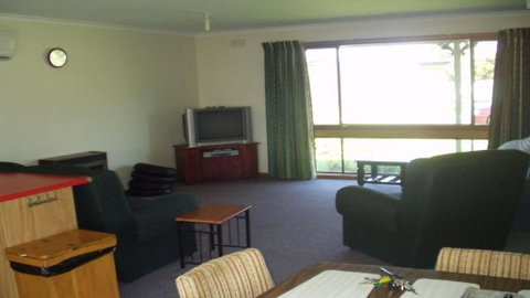 Sandy Escape - Schoolies Week Accommodation 3