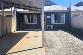 Sandy Feet with Schoolies Week Accommodation